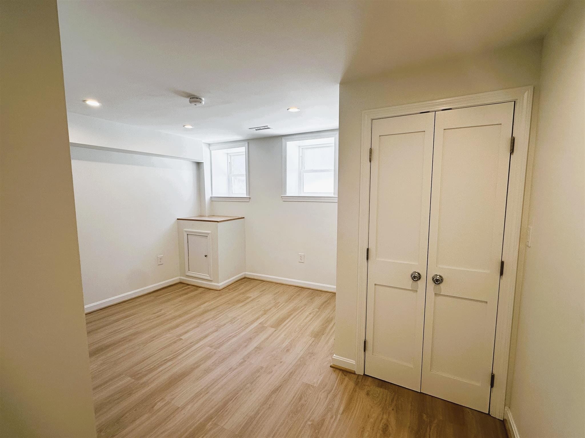 Building Photo - 112 5th St