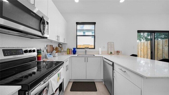 Building Photo - 11851 SW 246 Terrace