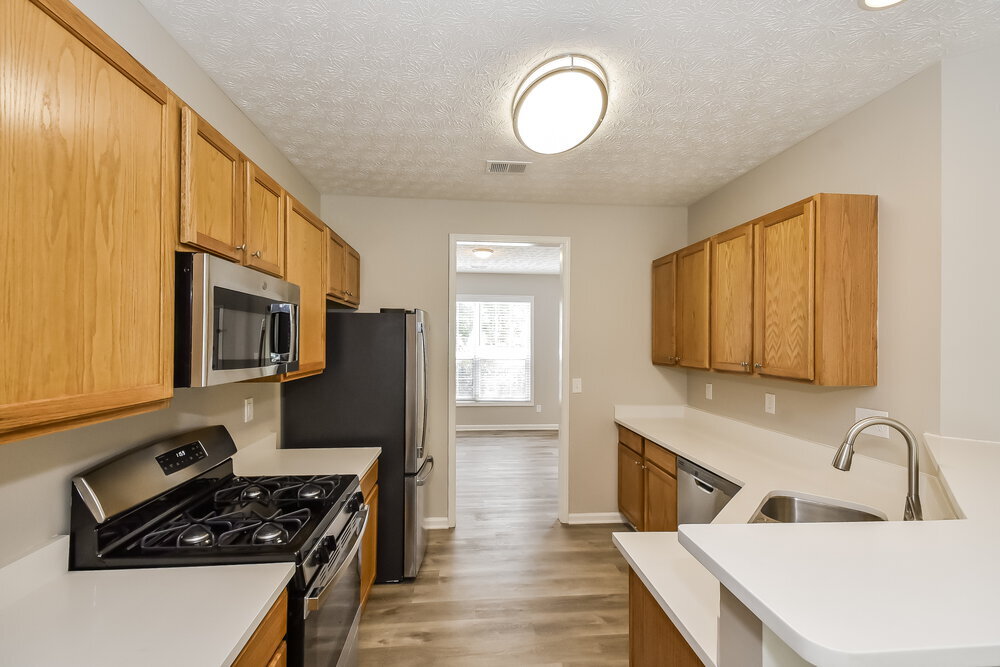 Building Photo - 7050 Silver Bend Overlook
