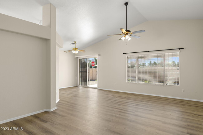Building Photo - 11005 W Seldon Ln