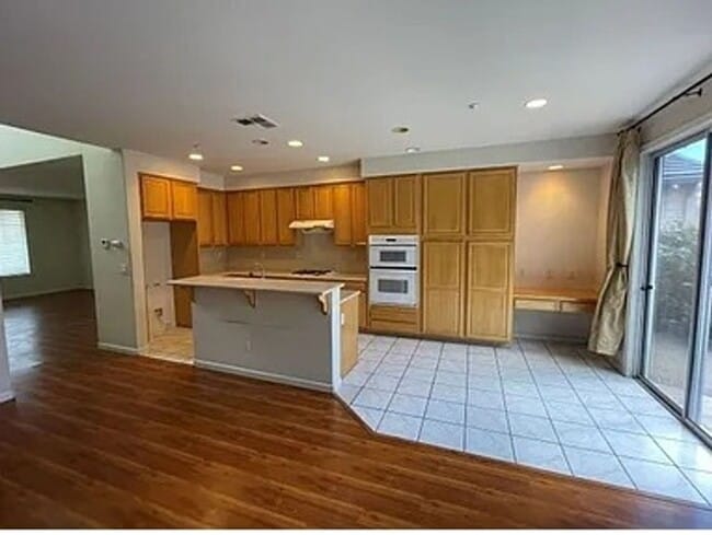 Building Photo - $4830 -- Stunning 4-Bedroom Home in Desira...