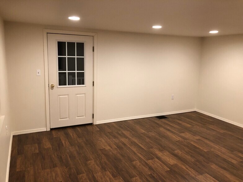 Building Photo - 307 Gilmore Ave