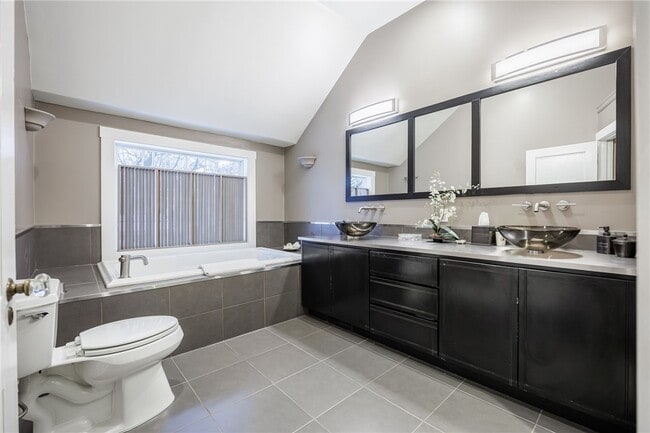 Building Photo - 230 San Gabriel Dr