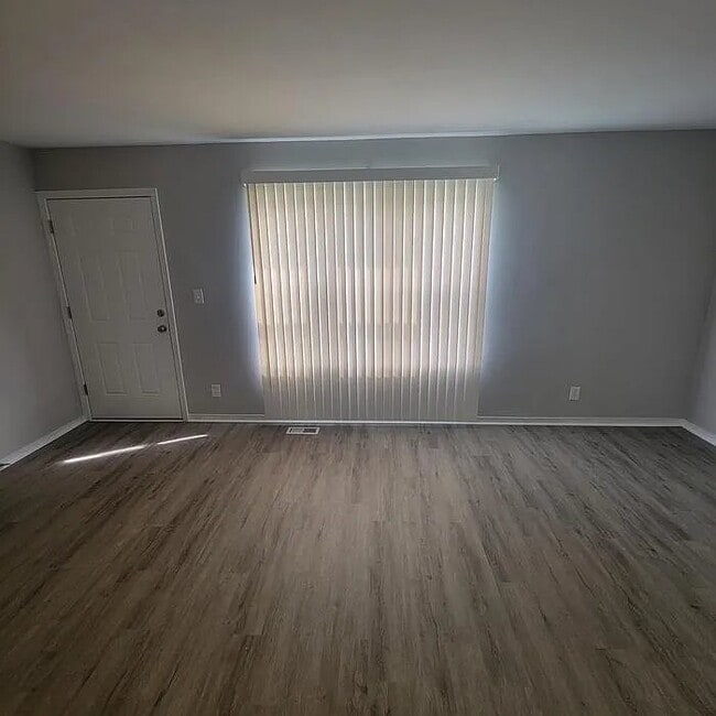 Building Photo - 6720 E 43rd Pl