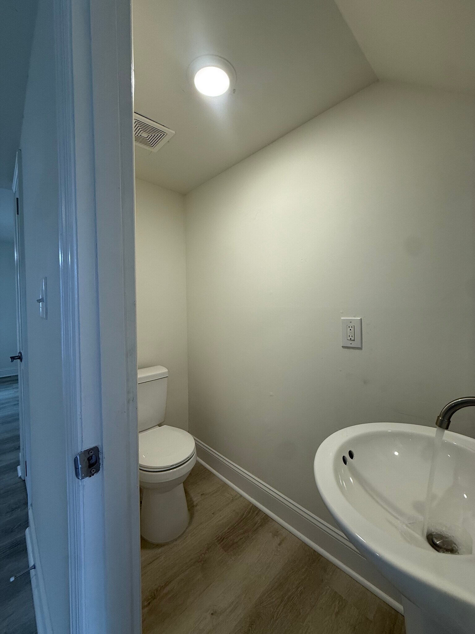 Building Photo - 1169 Boulevard