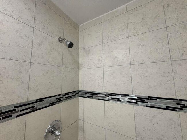 Building Photo - 1303 Philadelphia St