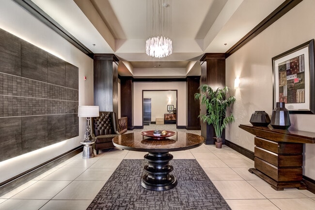 Building Photo - 401 Pinnacle Way