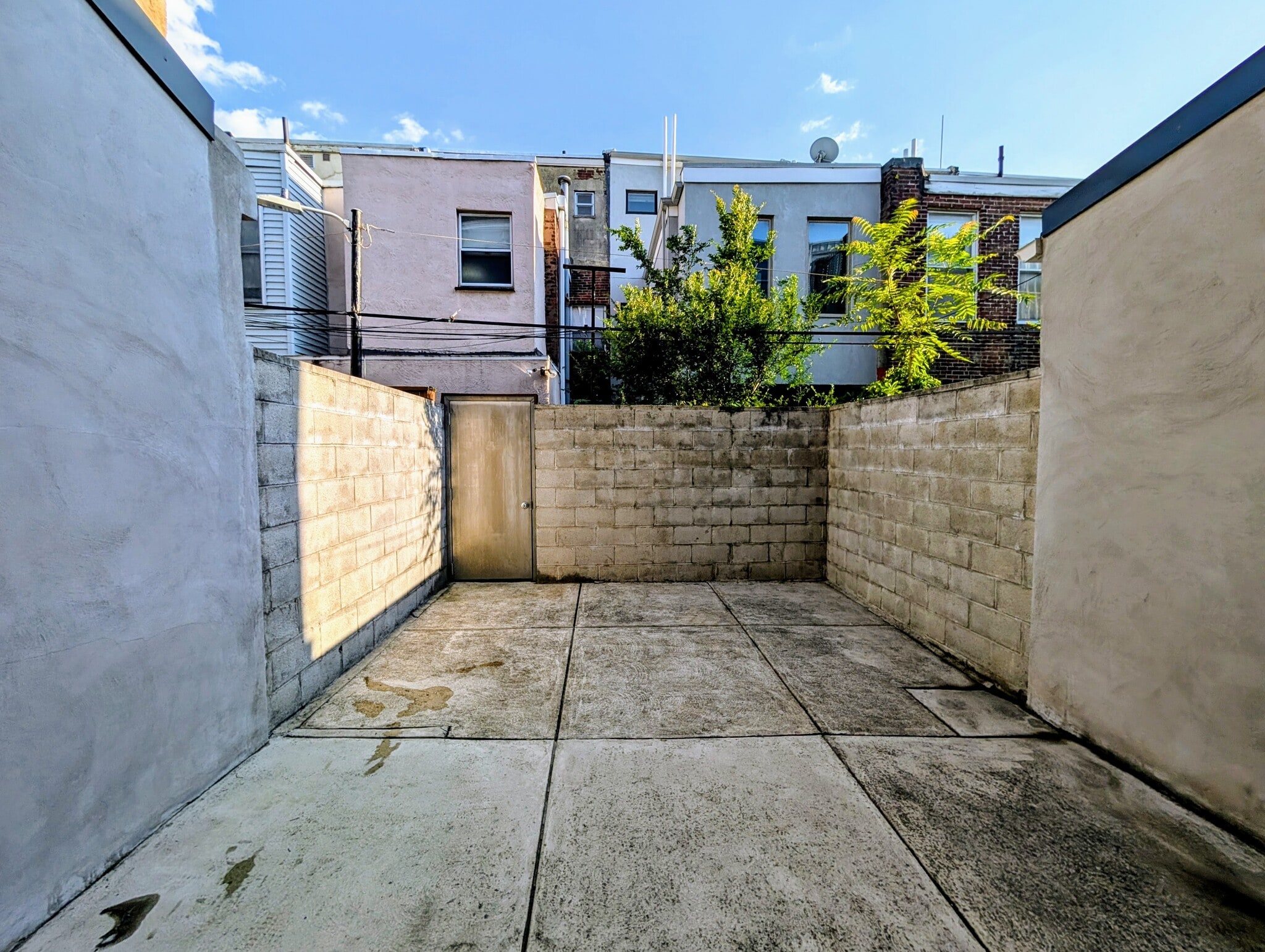 Building Photo - 1118 Titan St