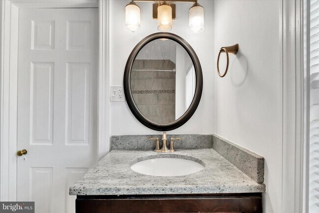 Building Photo - 1002 Chillum Rd