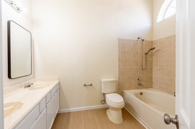 Building Photo - 1417 Quail Crest Dr