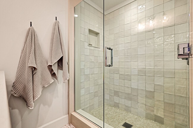 Building Photo - 4 S Vista De La Luna