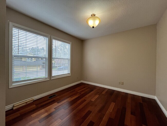 Building Photo - Stunning 4BR Home with Formal Living & Dining, Office & Gourmet Kitchen