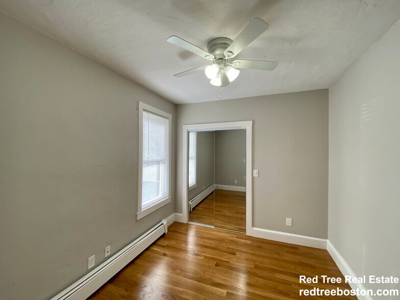 Building Photo - 32 Elmer St