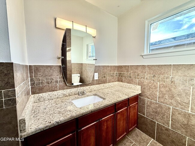 Building Photo - 5208 La Taste Ave