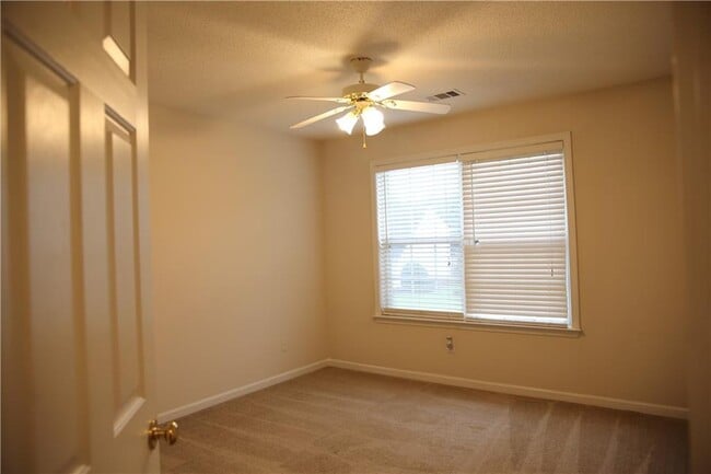 Building Photo - 5454 Medlock Corners Dr