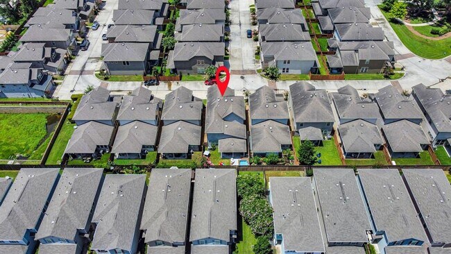 Building Photo - 8919 RoseWood Grove Ln