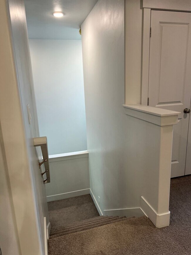 Building Photo - Beautiful 3 Bed, 2.5 Bath Townhome in Summerfield Subdivision | $1,995/month