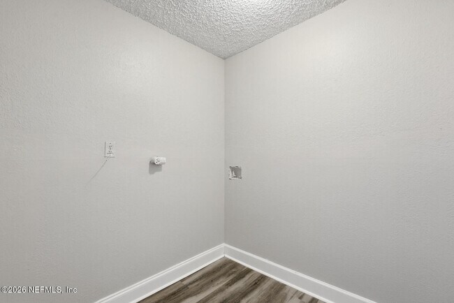 Building Photo - 2002 St Clair St