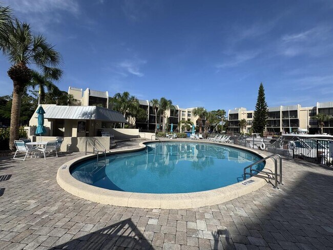 Building Photo - 9 Royal Palm Way