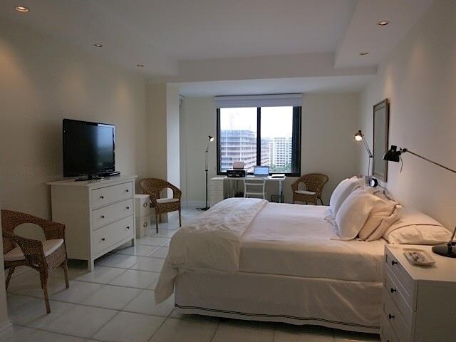 Building Photo - 201 Crandon Blvd