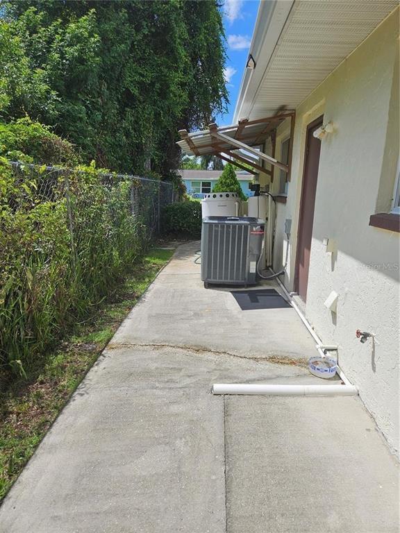 Building Photo - 468 Harland Ave