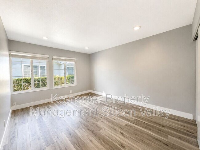 Building Photo - 399 Don Basillo Way