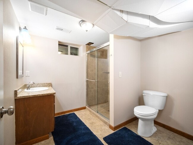 Building Photo - Fully Furnished 3 bedroom/3 bathroom North Spokane Home