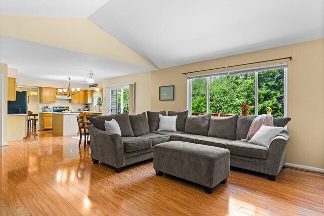 Building Photo - 4141 Crystal Creek Dr