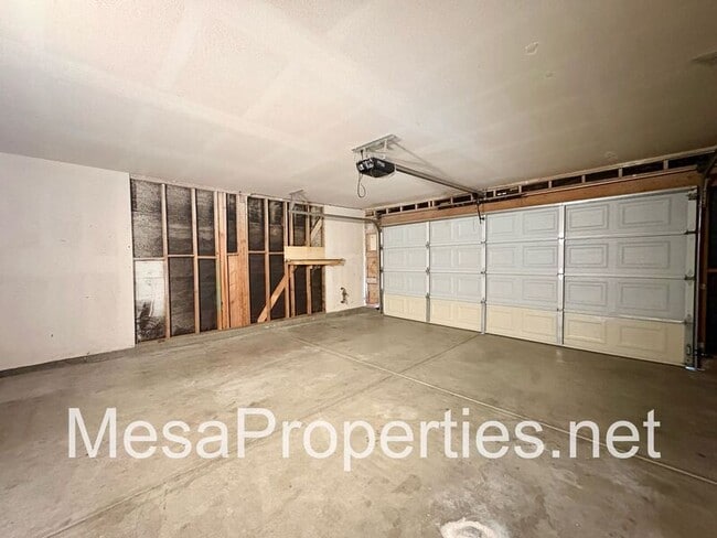 Building Photo - 15670 Pearmain St