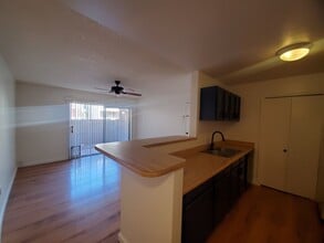 Building Photo - Ground level 2 bed/2 bath condo- Guadalupe & Country Club