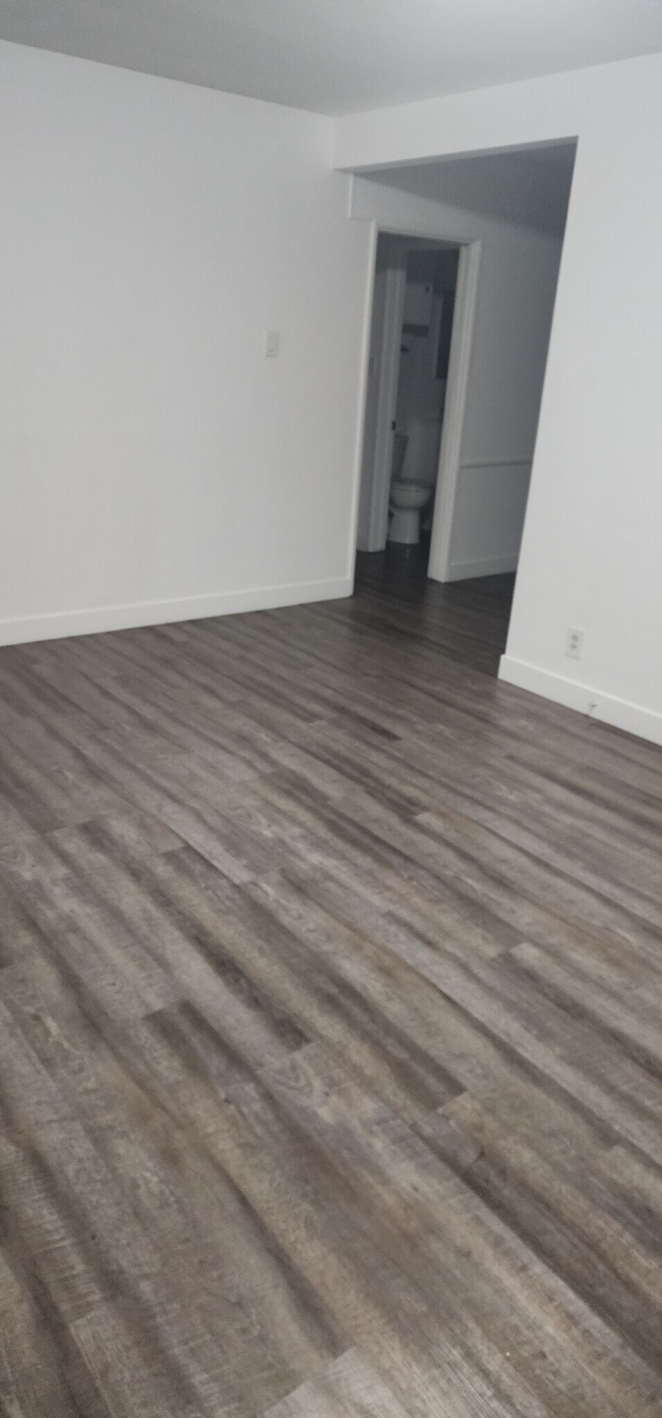 Building Photo - 712 1/2 W Redondo Beach Blvd