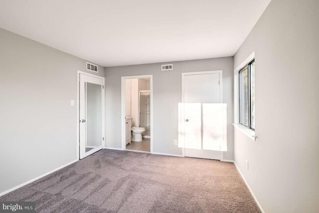 Building Photo - 1302 Maresfield