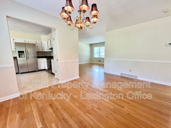 Building Photo - 2077 Dogwood Dr
