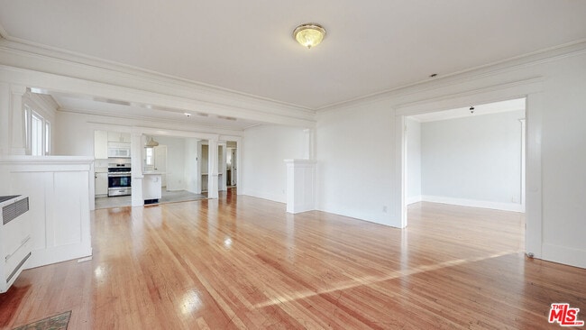 Building Photo - 1436 S Norton Ave