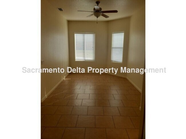 Building Photo - 46-46 Butterwick Ct