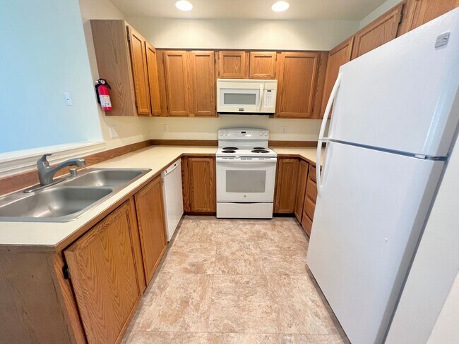 Building Photo - 209 E 18th Ave