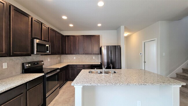 Building Photo - Beautiful two story home in Highland Farms!