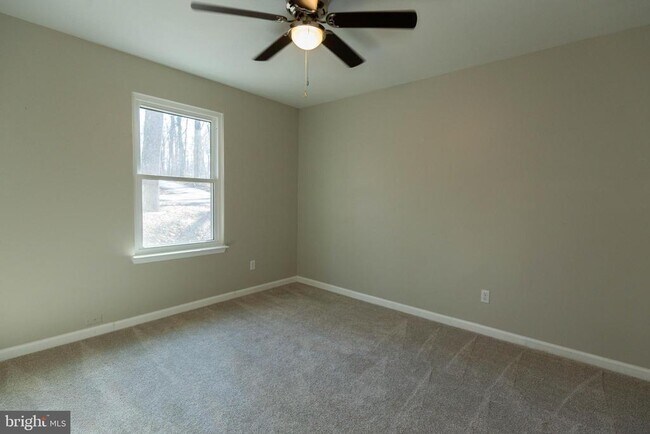 Building Photo - 462 Wild Rose Ln