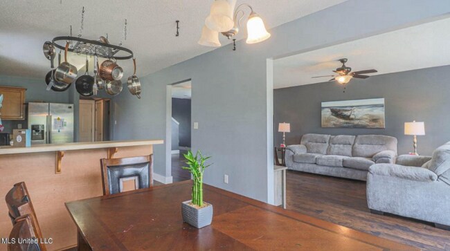 Building Photo - 4117 Silverwood Dr