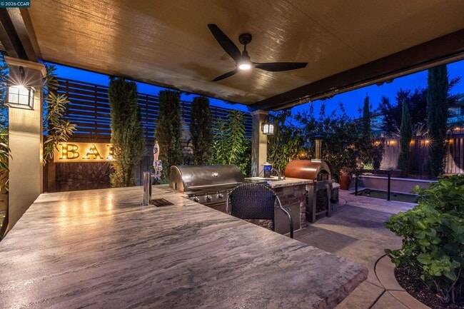 Building Photo - 2004 Drysdale St