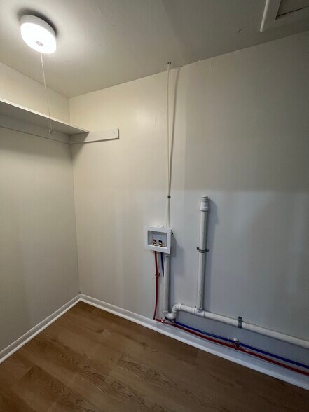Building Photo - 2091 Penrose Dr