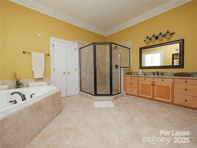 Building Photo - 1025 Spyglass Ln