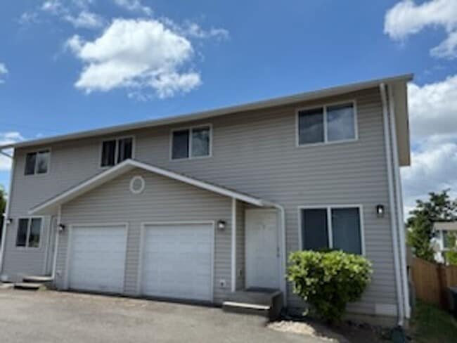 Primary Photo - Fabulous 2 Bedroom Townhome With Attached ...