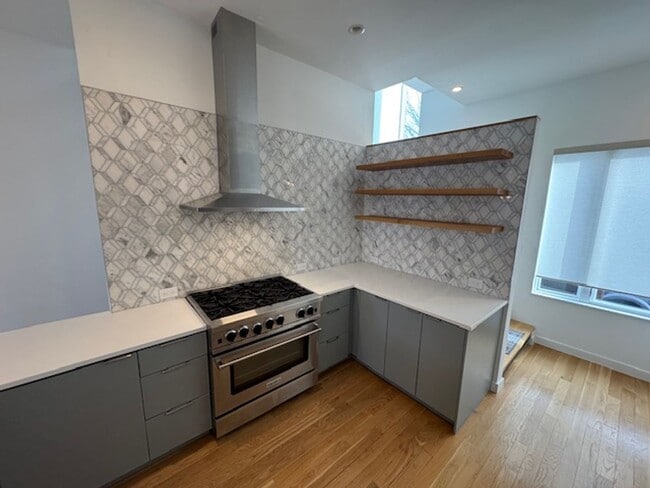 Building Photo - $500 off September! Call for details.