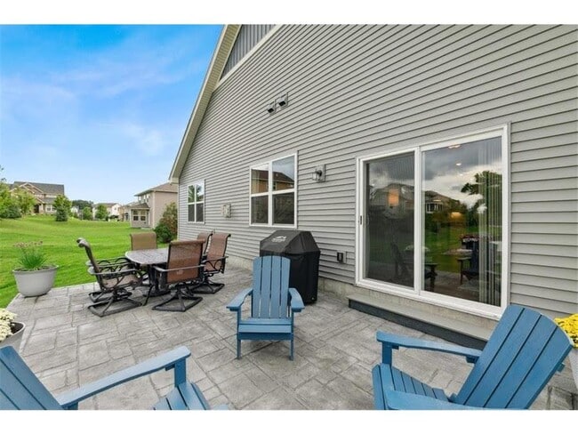 Building Photo - 9337 Bridle Way