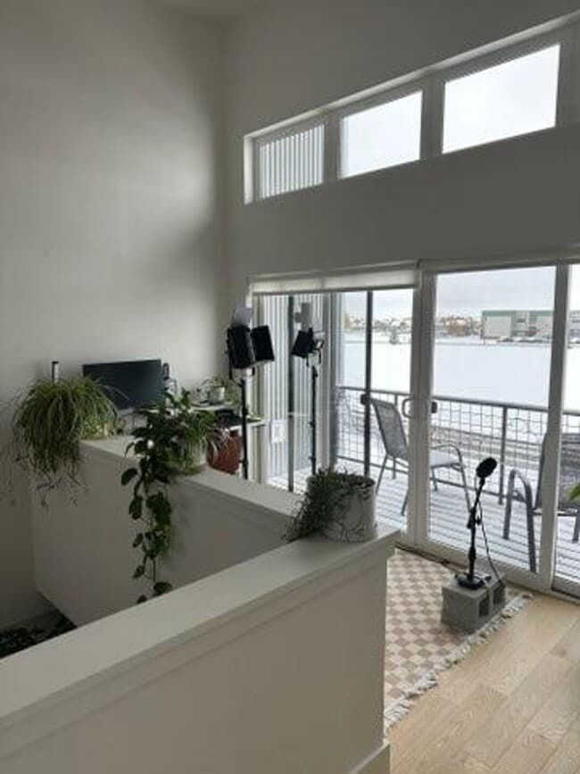 Building Photo - Stunning West End Three Bedroom with Modern Finishes