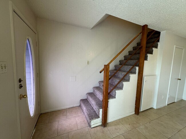 Building Photo - 2515 Bermuda Dr