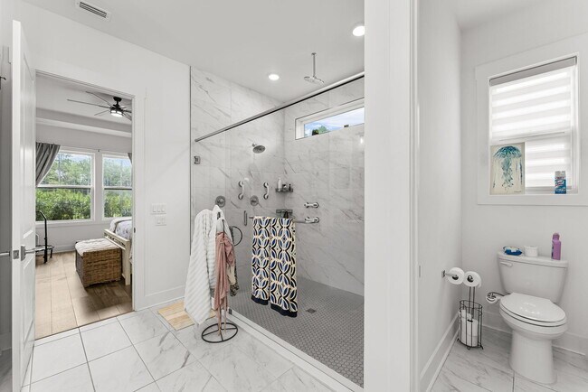 Building Photo - 119 Anastasia Cir