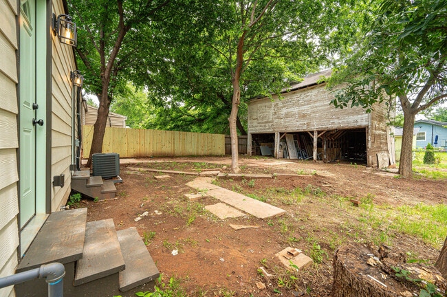 Building Photo - 1526 NW 45th St