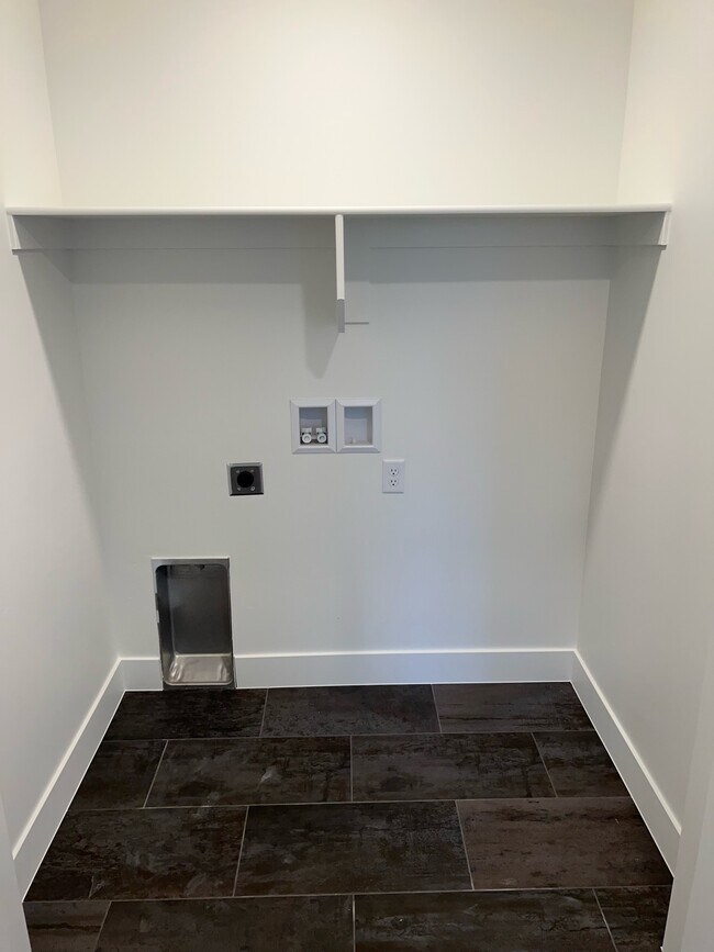 Building Photo - 5562 S Carnelian Pkwy